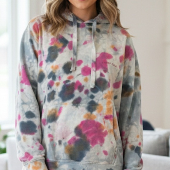 ivory ella Tops - Ivory Ella Multicolor Tie-Dye oversized Hoodie EUC  23 ptp